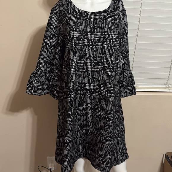 Nina Leonard Houndstooth Dress With Gorgeous Sleeves - Picture 3 of 7